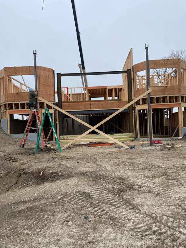  11/2022 House build with beams